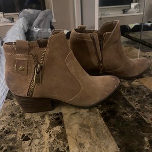 Crown Vintage Women’s Booties size 7.5